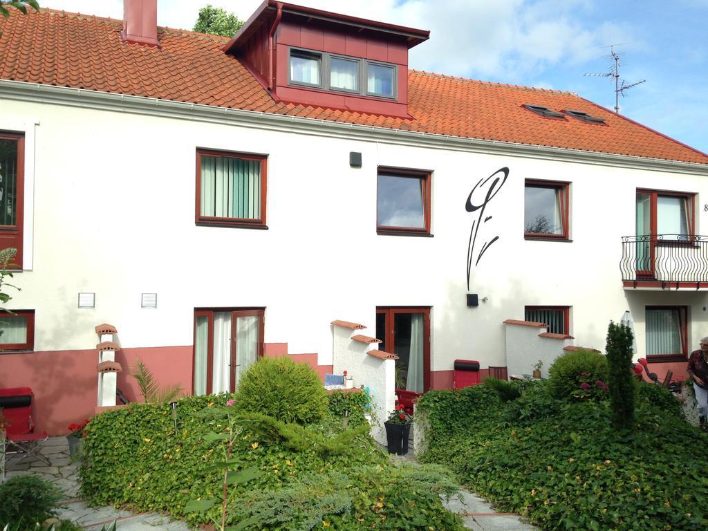 Solrosen I Simrishamn - Oesterlen 客房 照片